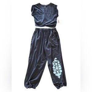 NWT Free People Movement Hot Shot Crossover Set. Charcoal gray w/ light blue.